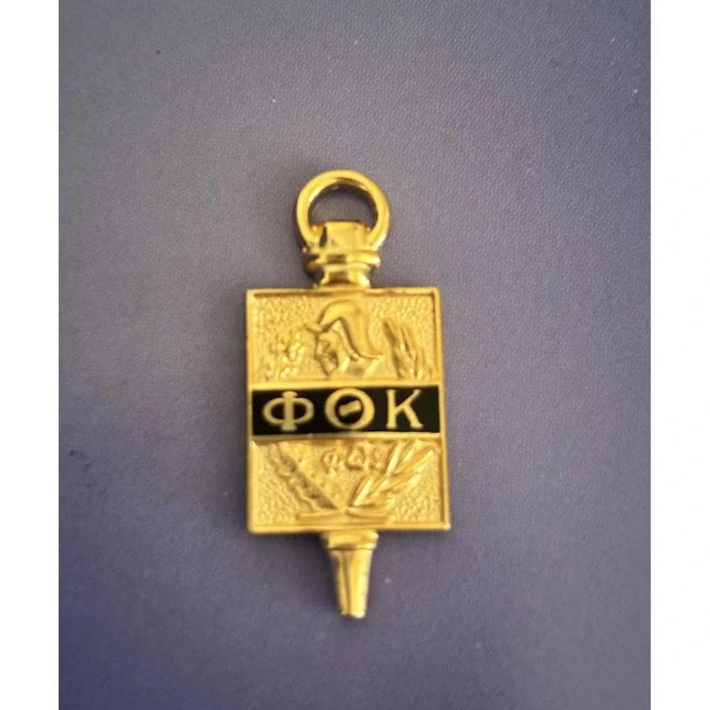 Collectible Phi Theta‎ Kappa ΦΘΚ Fraternity Honor Society Key Lapel Hat Pin